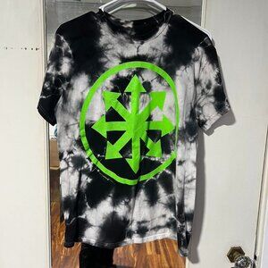 Black and green tie-dye band tee